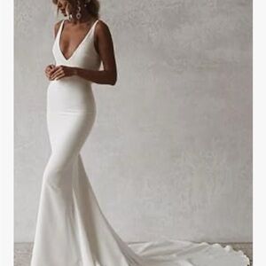 Elegant White Sleeveless Gown